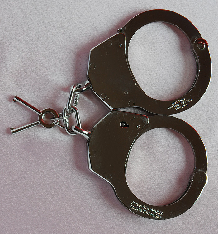 genuine police handcuffs 1